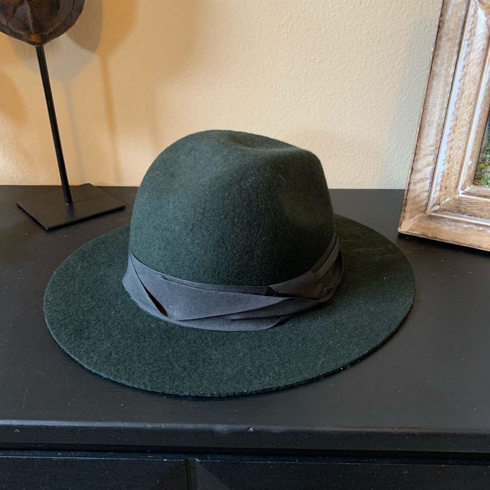 Floppy winter hat - Picture 2 of 3